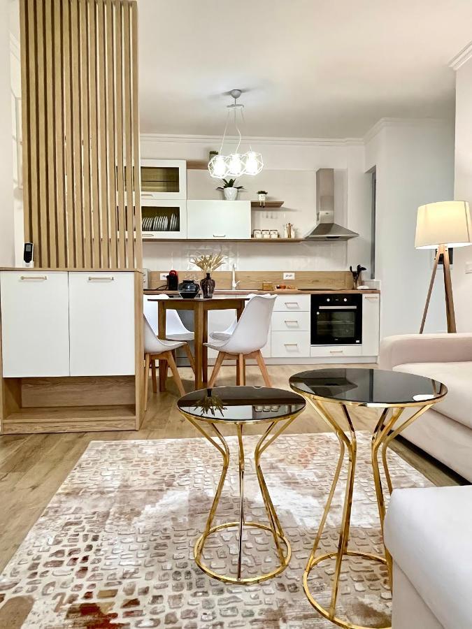 Kesa Apartment Korce Esterno foto